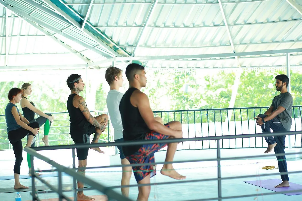 אתר נופש מלון ורקלה Guru Ayurveda Retreat Center הודו